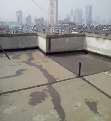 伊春漏水维修 楼顶漏水是什么原因，楼顶漏水维修方法是什么?